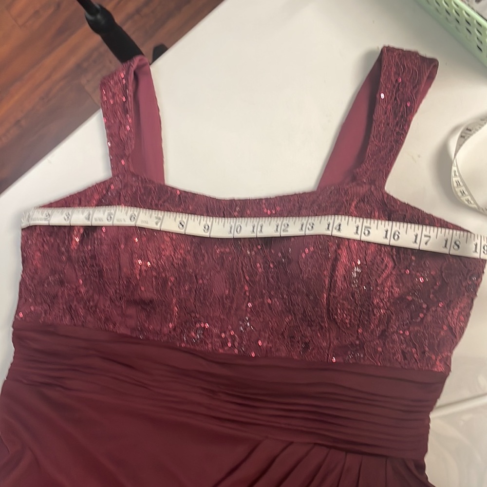 EVA Gown - Picture 15 of 16